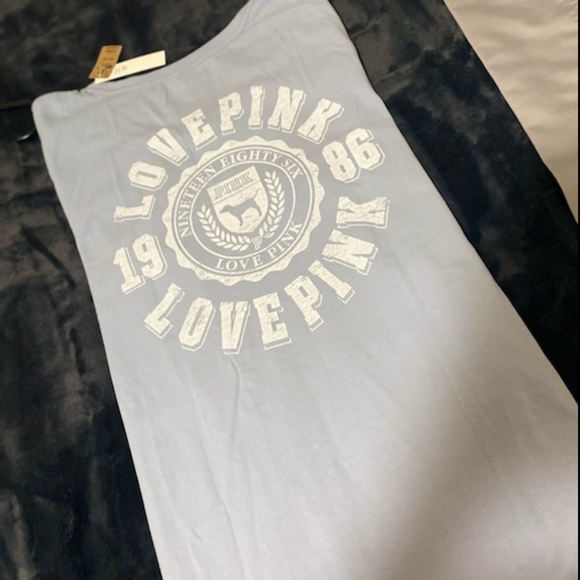 Victoria's Secret PINK T-Shirts Brand new with tags - Picture 2 of 7